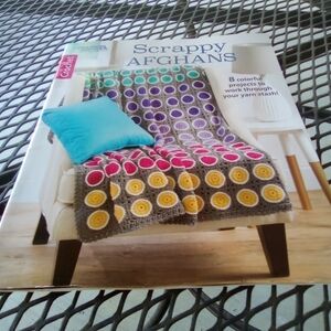 Scrappy Afghans: 8 Afghans to Crochet Crocheting Leisure Arts